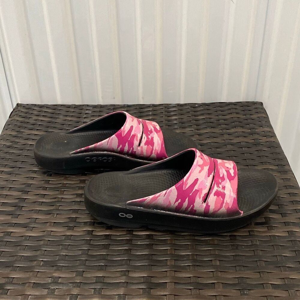 Oofos OOahh camouflage, slide sandals, women’s size 8